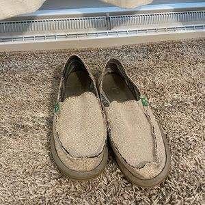 Womens natural sanuks used size 9